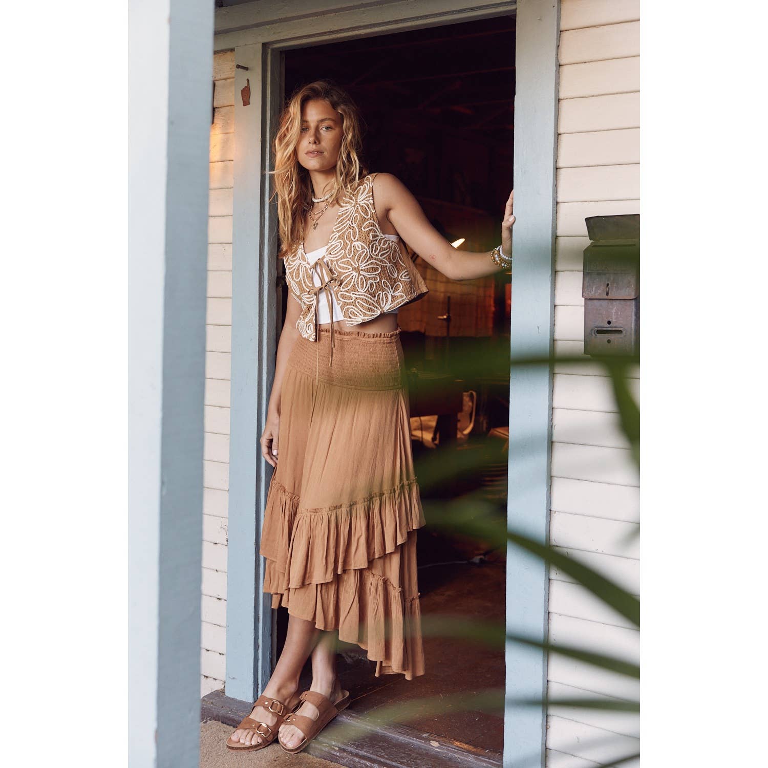 LOOSE KNIT LINED ABSTRACT CONTRAST EMBROIDERY VEST